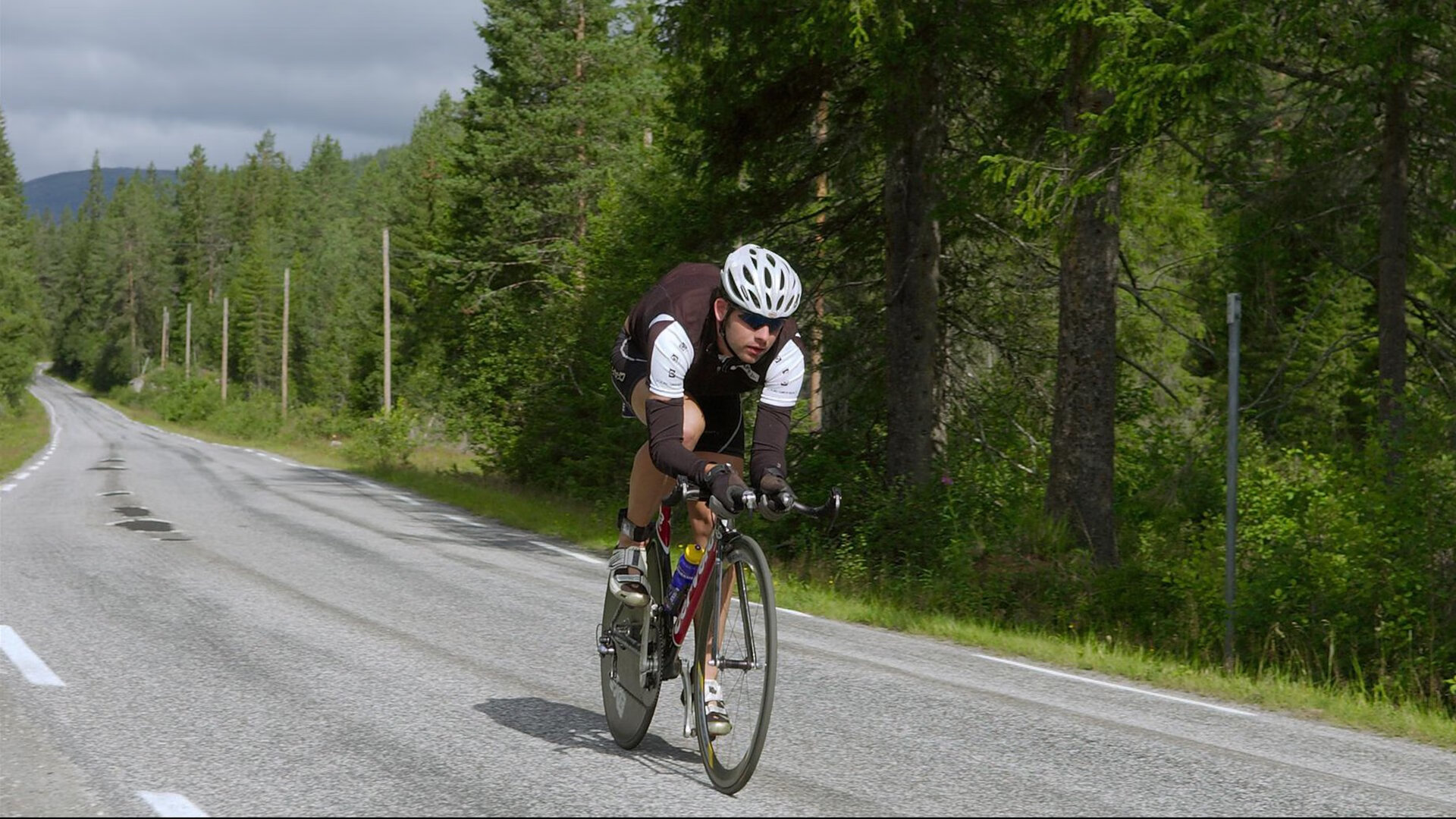 社群活动：队伍与粉丝联动活动增强品牌认同感