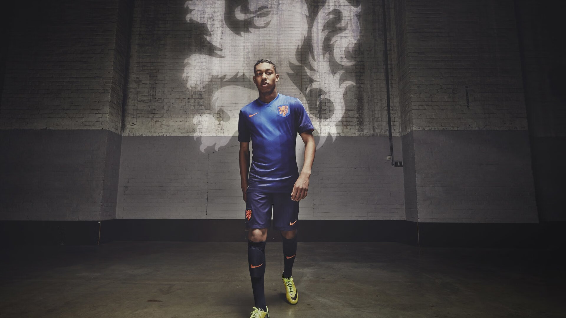 乐鱼全站-曼城继续在欧冠小组赛中展示统治力，经历心碎一周后 曼城需要在今夜的欧冠力挽狂澜